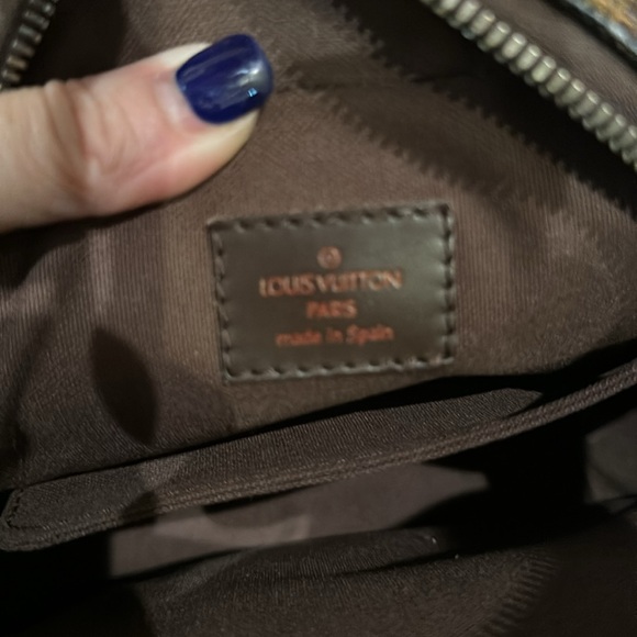 LV  Olav Crossbody bag with dust bag and  Authentication included - Picture 5 of 6